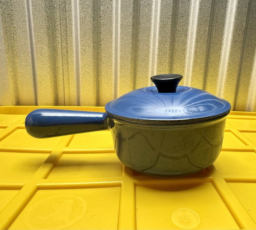 Vintage Made in France Enamaled Cast Iron Saucepan / Pot with Lid (P14)